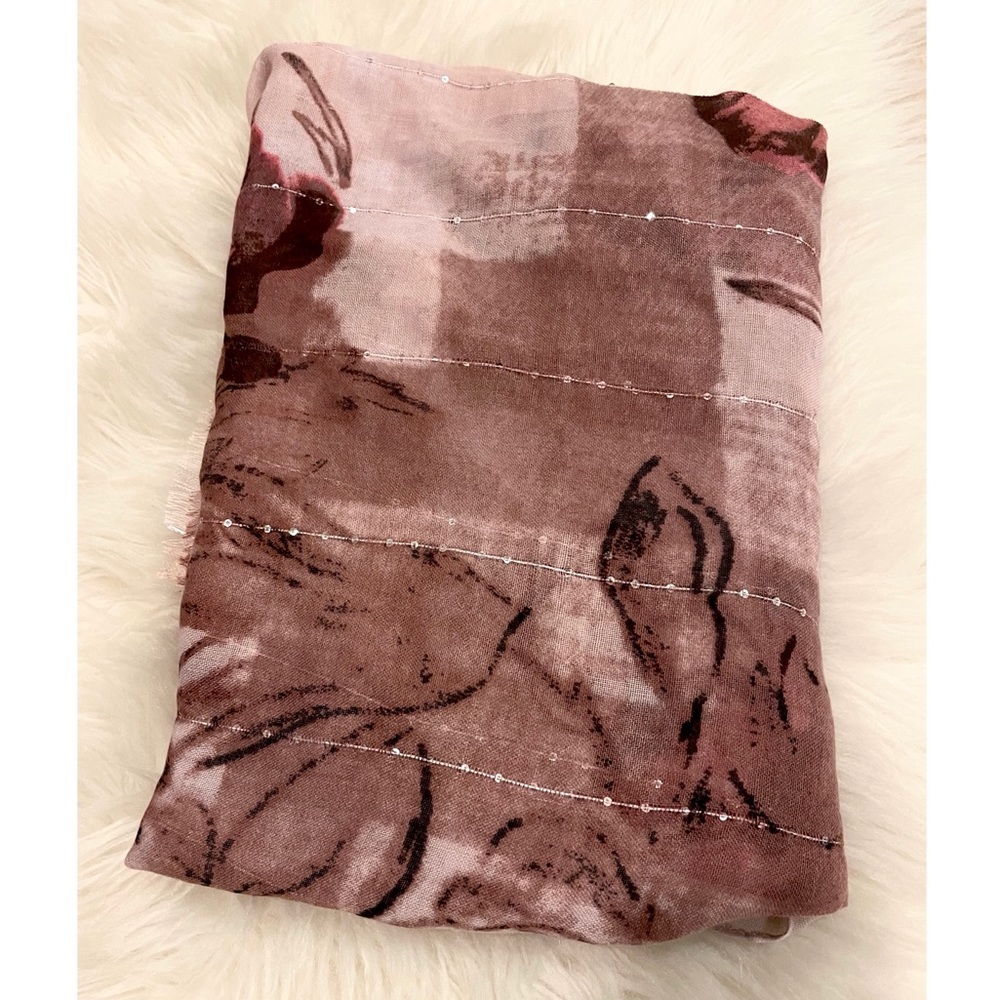 • Scarf • - Picture 4 of 6